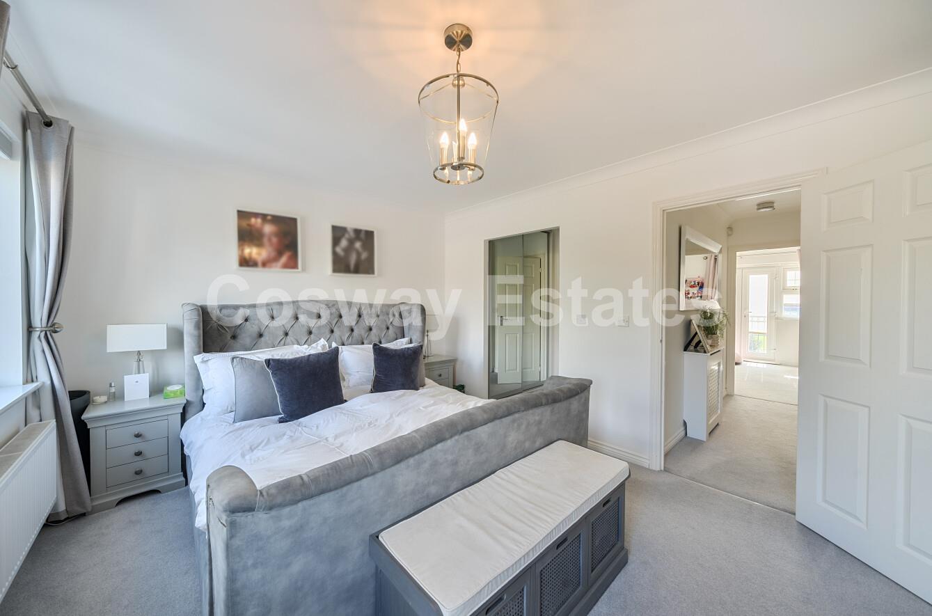 Bampton Drive, Mill Hill, NW7, London